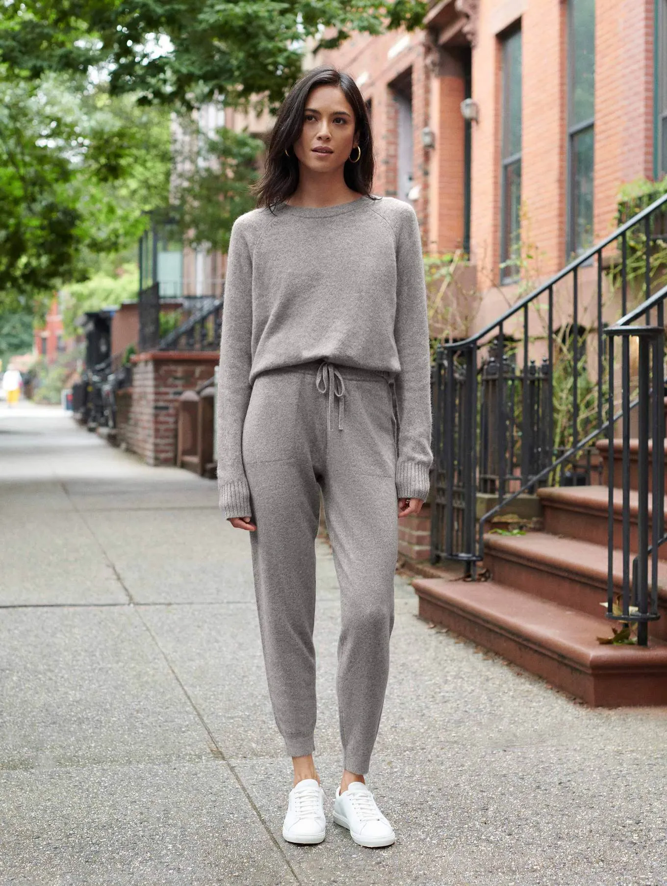 White   Warren - Cashmere Drawstring Jogger Pant in Grey Heather